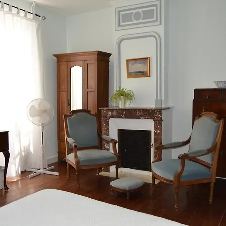 La Vieille Distillerie Bed & Breakfast Le Tâtre