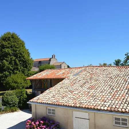 La Vieille Distillerie Bed & Breakfast Le Tâtre