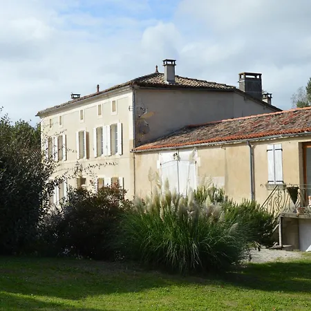 La Vieille Distillerie Bed and Breakfast Le Tâtre