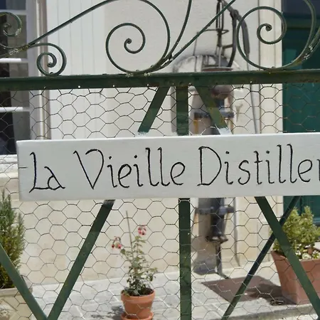 La Vieille Distillerie ベッド・アンド・ブレックファスト 3*