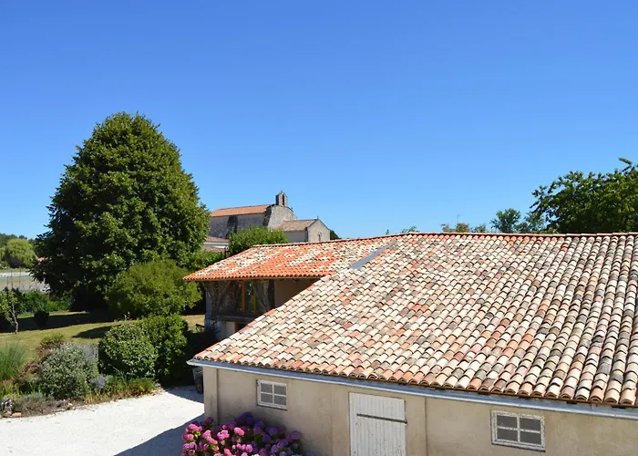 La Vieille Distillerie Bed and Breakfast Le Tâtre